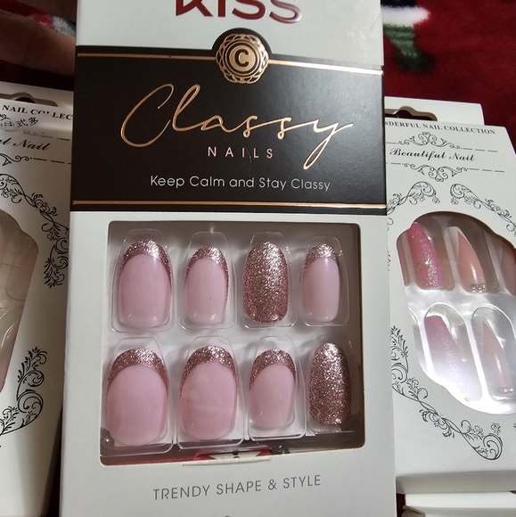 Bundle of Six Pack of Press On Nails - Picture 4 of 9